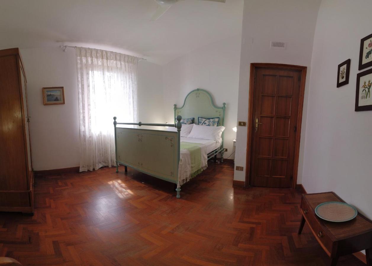Casa Del Pino Bed & Breakfast Борго а Буджано Екстериор снимка