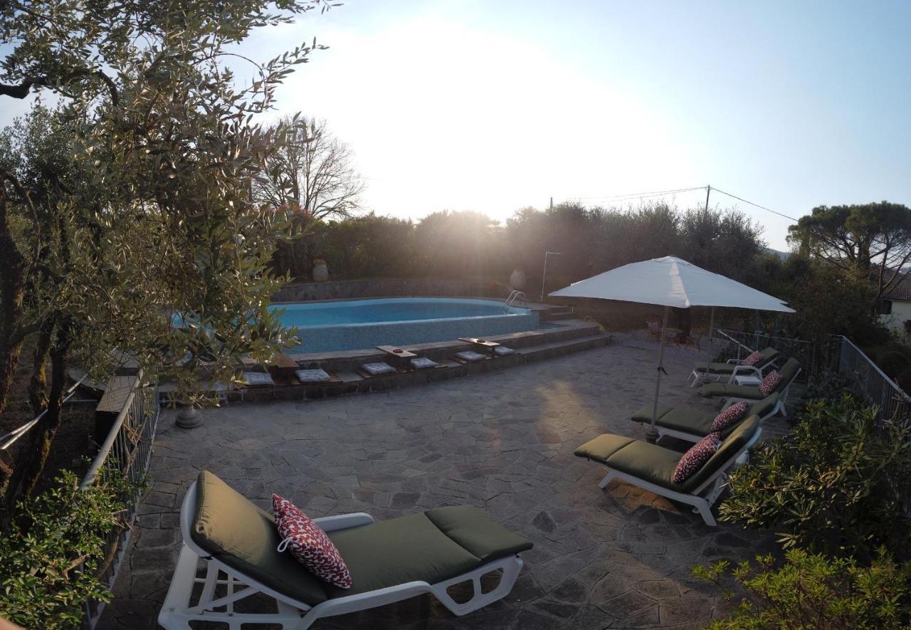 Casa Del Pino Bed & Breakfast Борго а Буджано Екстериор снимка